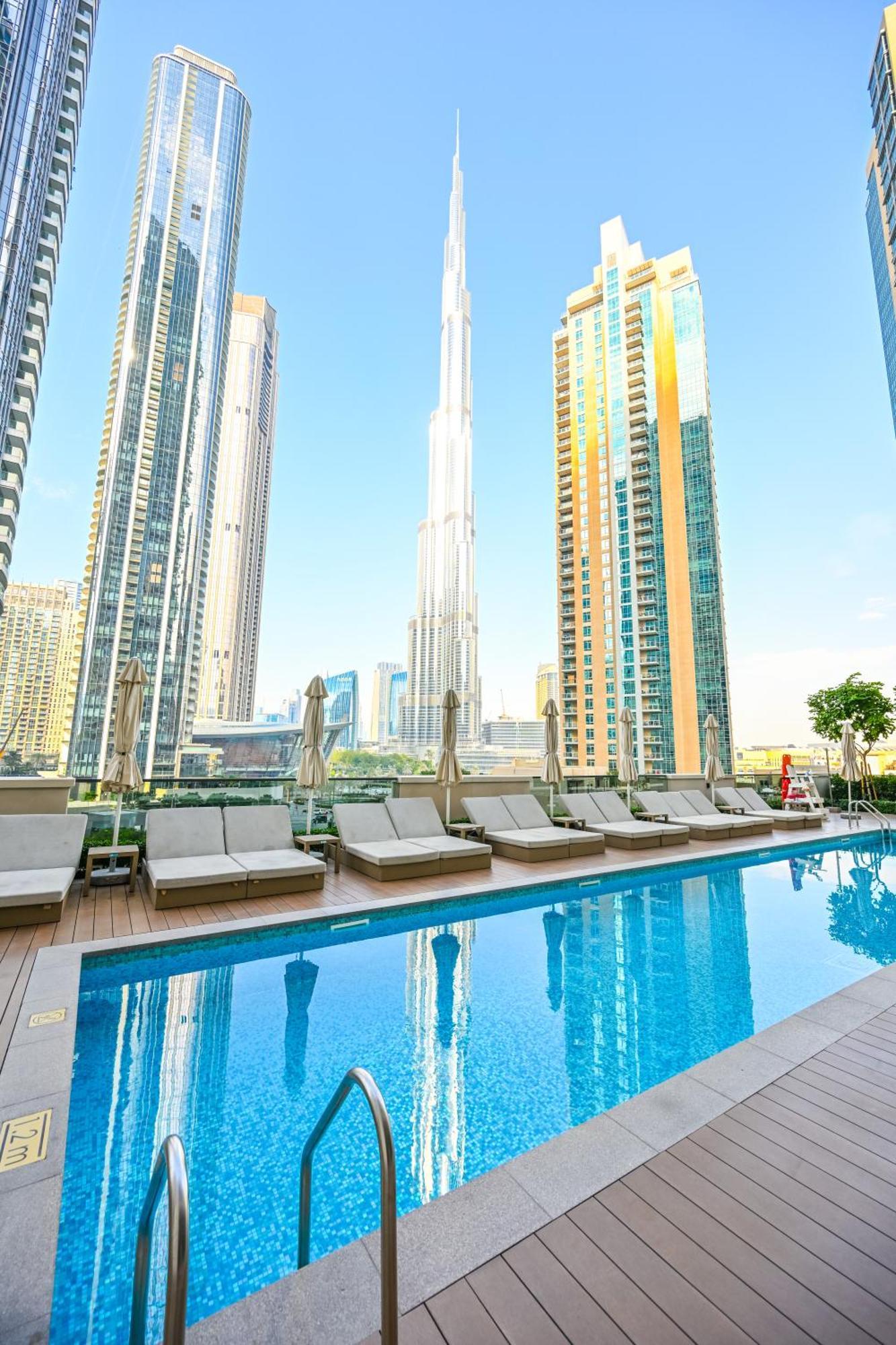 Majestic Actone 1br Dowtown *