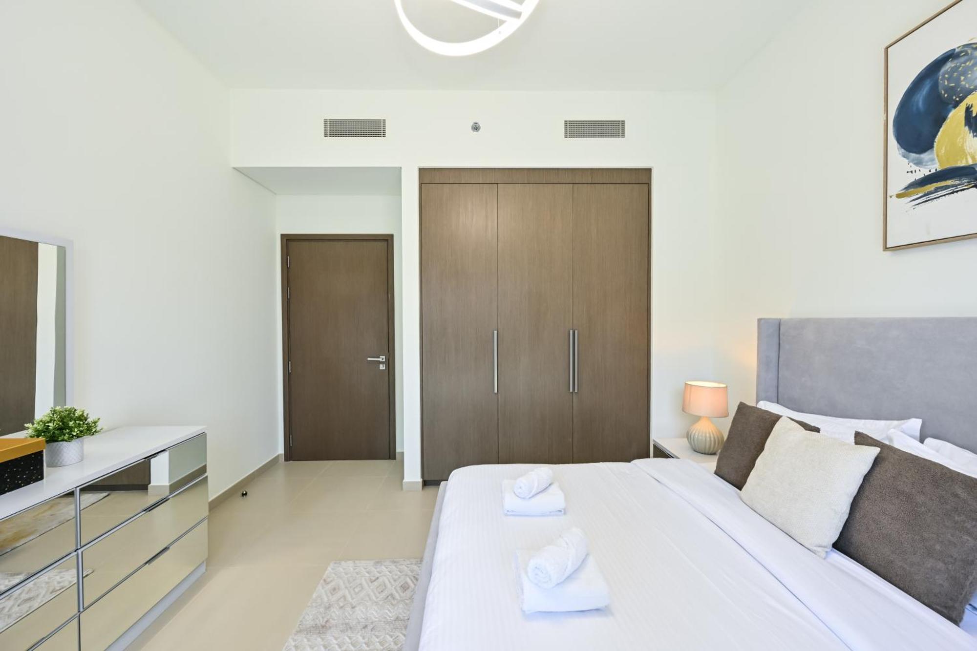 Majestic Actone 1br Dowtown Apartment Dubai