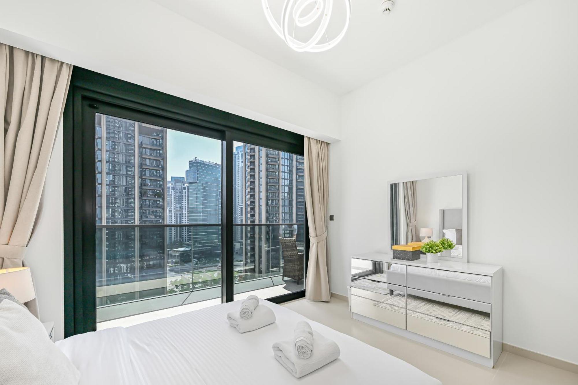 Majestic Actone 1br Dowtown Apartment